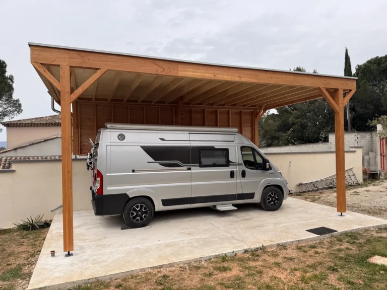 Carport bois fourgon maison provence